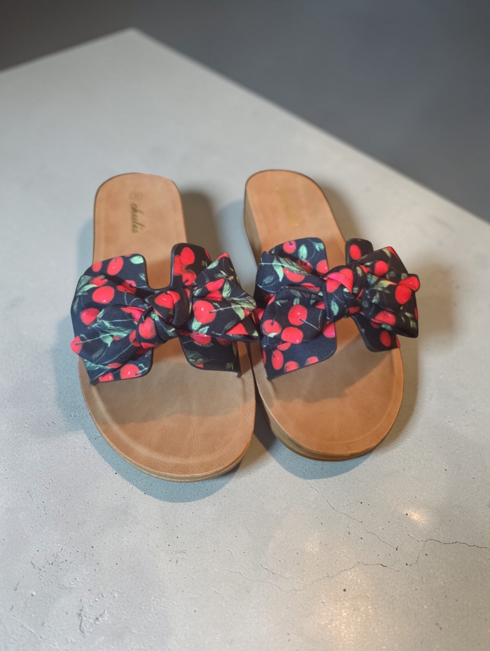 NWT CHULIS Women’s Cherry-Print Bow Slide Sandals - Black/Red SZ8.